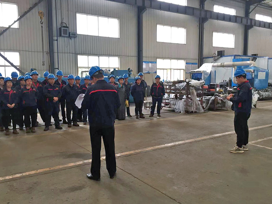 工業(yè)總公司開展全廠《河南省安全生產(chǎn)條例》學習暨安全知識考試，提高員工安全意識